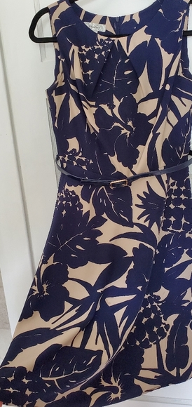 Formal Dress - Picture 2 of 3